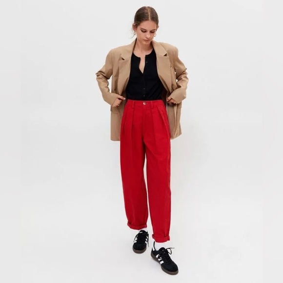 BDG Red Keaton Pleated Chino Cuffed Hem Pants Size Small - Picture 1 of 12